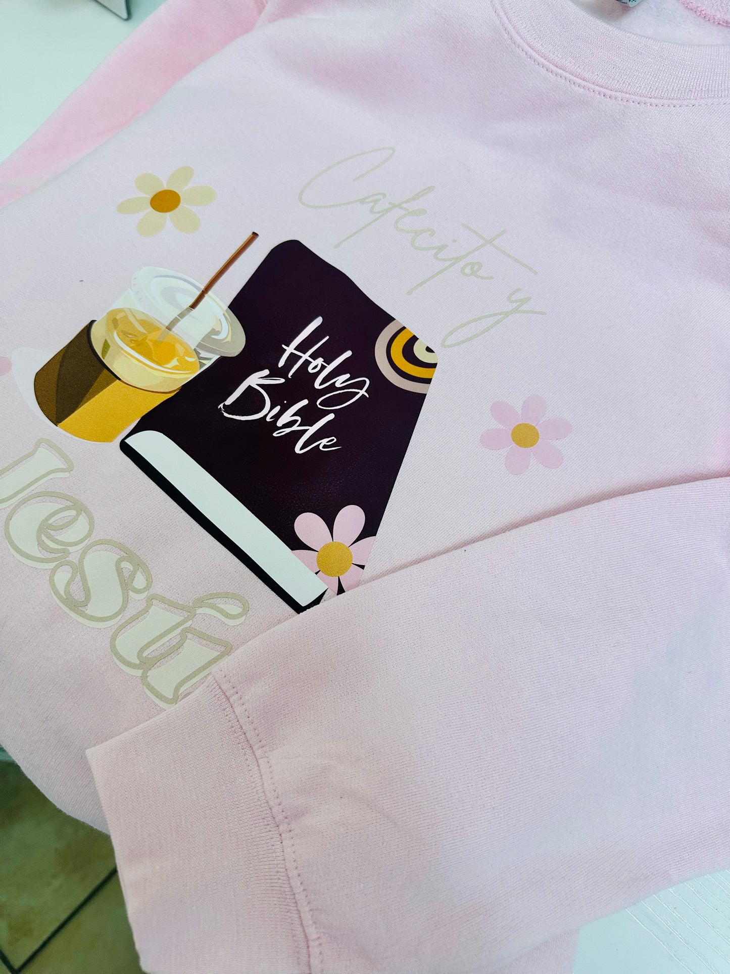 Cafecito y Jesús Sweatshirt